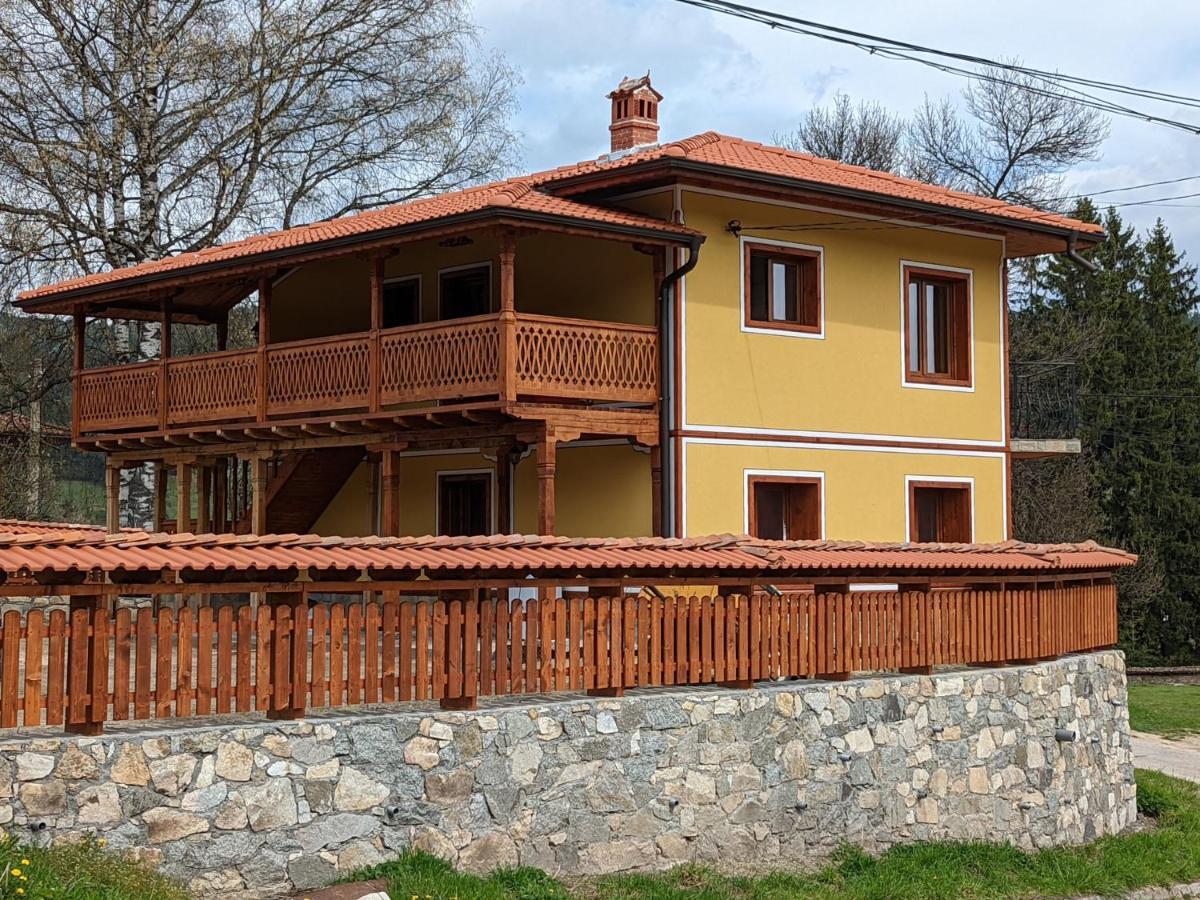 Къща За Гости Феникс Koprivshtitsa Buitenkant foto
