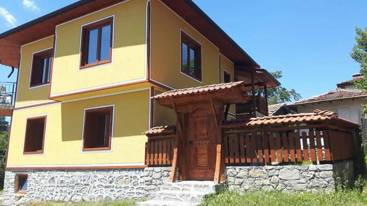 Къща За Гости Феникс Koprivshtitsa Buitenkant foto